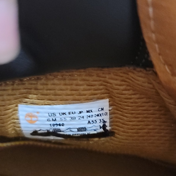 NWOB Kids 6" Timberland Classic Boots - Picture 8 of 12